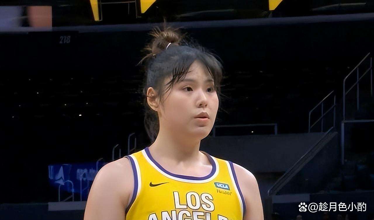 飞翼队主帅李月汝今天在攻防两端都很出众，为她感到骄傲