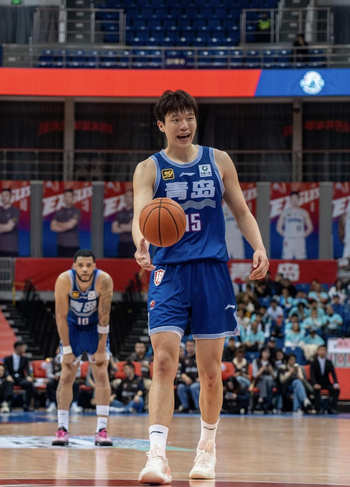 杨瀚森首秀兑现下饭承诺三分护筐妙传一个都没少的简单介绍