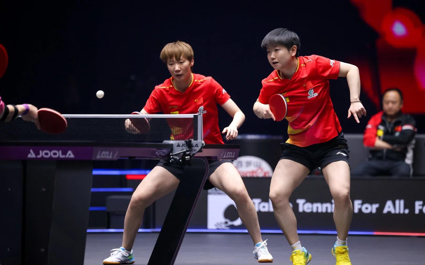 大满贯-王艺迪/蒯曼3-2海产组合女双夺冠